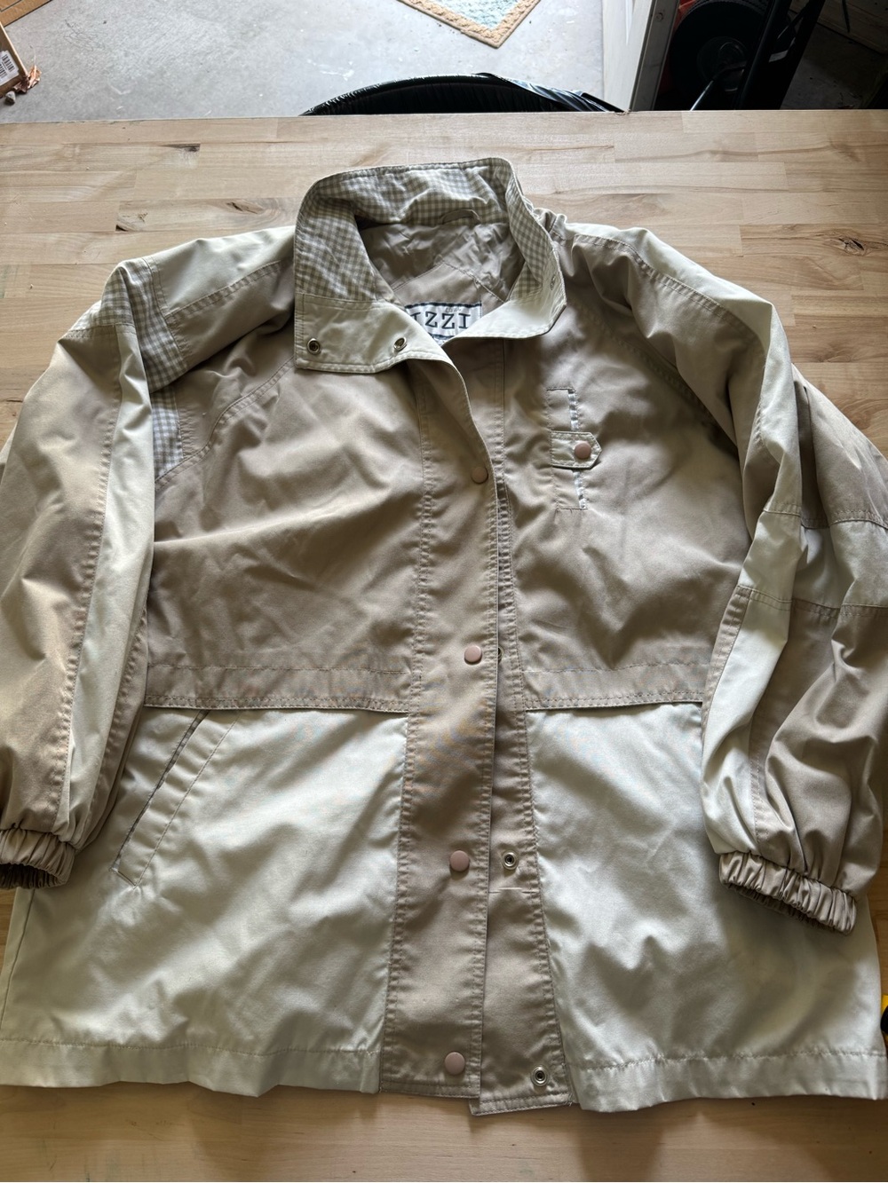 Izzi light coat